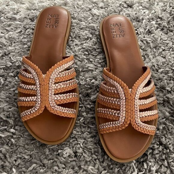 NIB Naturalizer Slip On Leather Sandals - Picture 1 of 8
